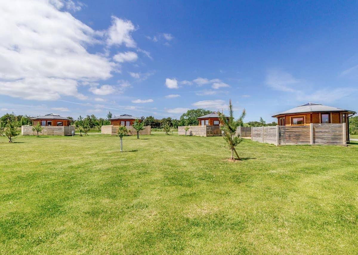 Green Meadows Park Garton Екстериор снимка